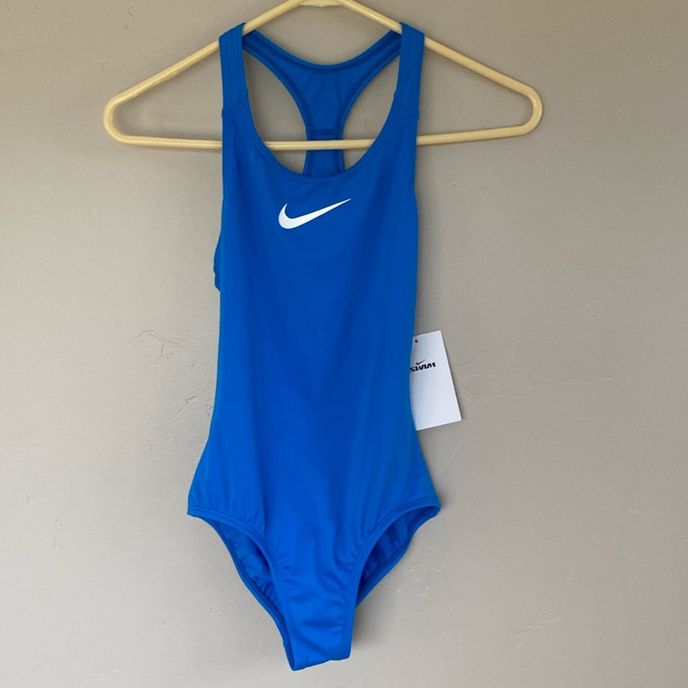 Nike Women's HydraStrong Solid Poly Fast Back One Piece Swimsuit size M